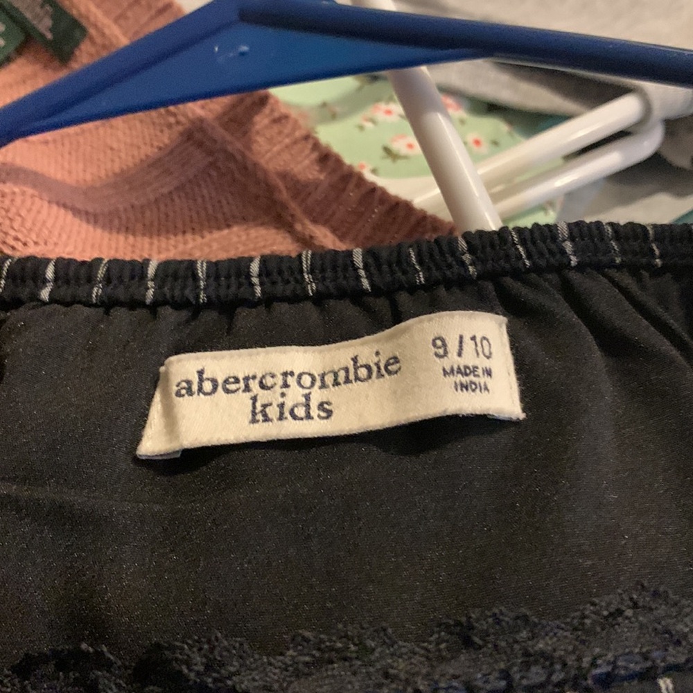 ***host pick!!*** Abercrombie kids dress top with button and lace detail - Picture 3 of 3